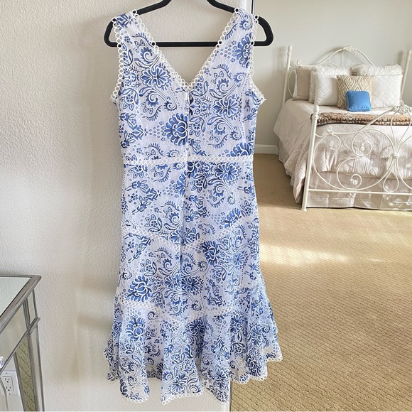 Women’s Just Taylor Sleeveless Blue Floral Lace Overlay Midi Dress Size 8 - Picture 2 of 9